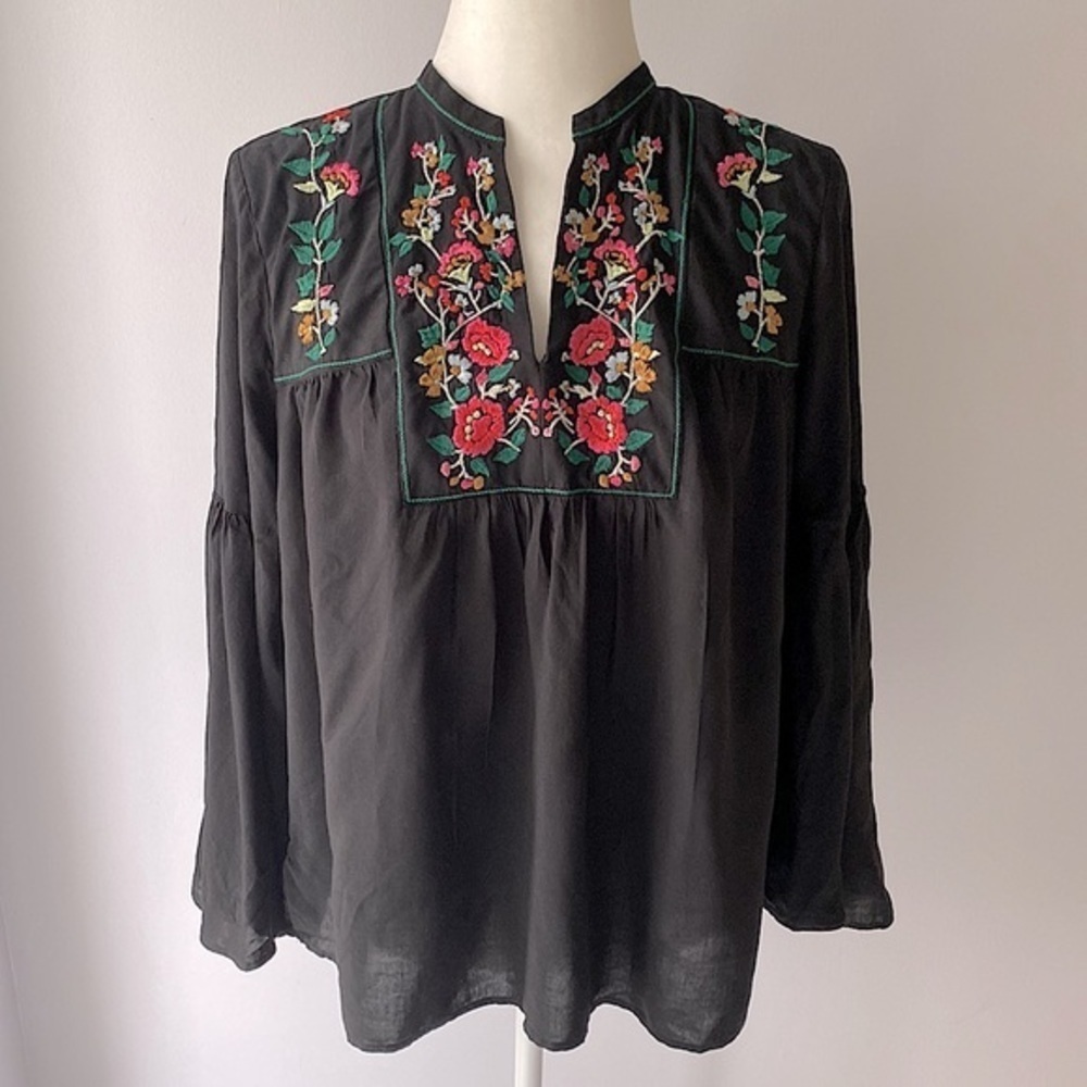 LOFT Black & Floral Embroidered Bell Sleeves Peasan Tunic Small EUC